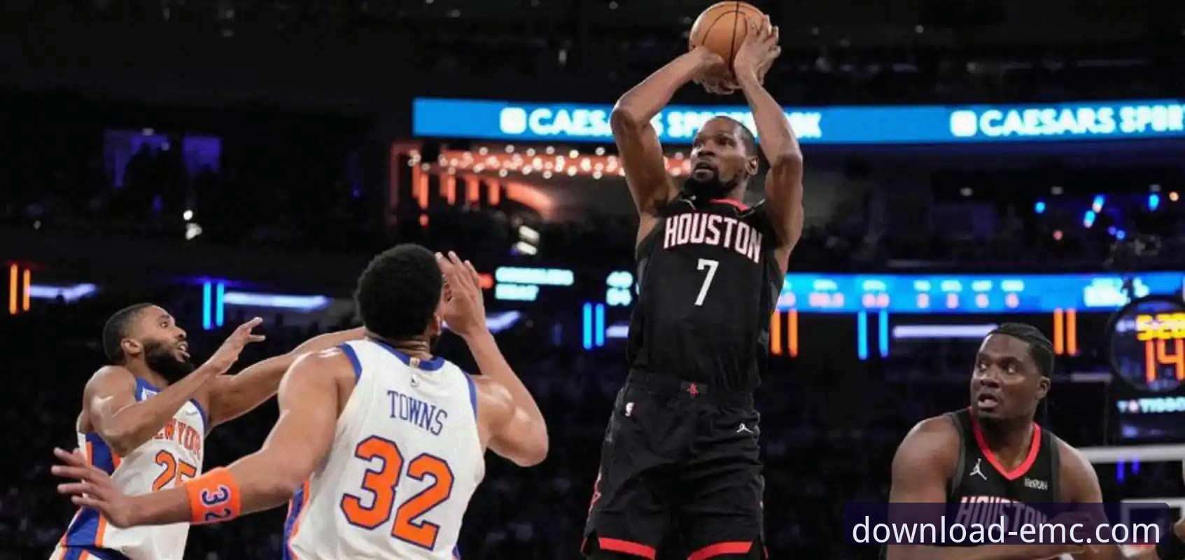 火箭主场大胜尼克斯：一场攻防节奏的深度解析